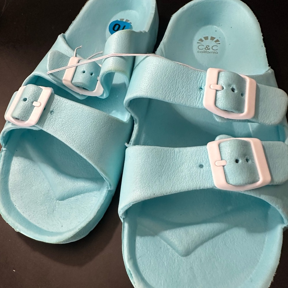 🆕Bundle of 3 Pairs of Sandals - Picture 5 of 10
